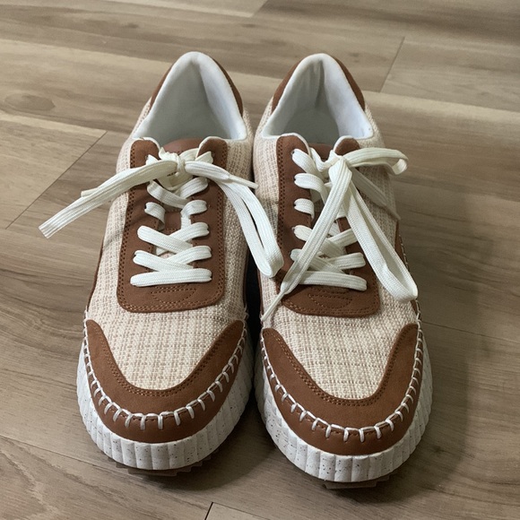 Boho sneakers trendy size 11  Target LIKE NEW, worn once - Picture 2 of 7